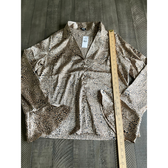Express Leopard Print Button Front Blouse Women’s Size M Long Sleeve $78 NWT - Picture 6 of 8